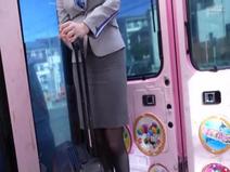 【MM号】  働く女性のドキュメンタリー：現役国際線キャビンアテンダントのあすかさん（24歳）身長170cm、巨乳、90cmの巨尻、黒パンストの美脚。マジックミラー便では説得できなかったハイスペック女性だが、交渉の結果