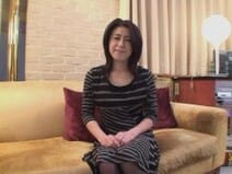 【素人】”シャワーを浴びながら、ブルネットの美乳が激しく犯される”