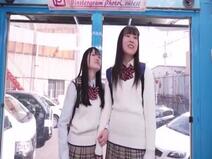 【MM号】  親友同士の潮吹き大会二輪電動マッサージ機☆親友のアソコ押し付け合戦！ピンポイントのクリ刺激に耐え切れず潮吹き!潮吹き！大量潮吹き！